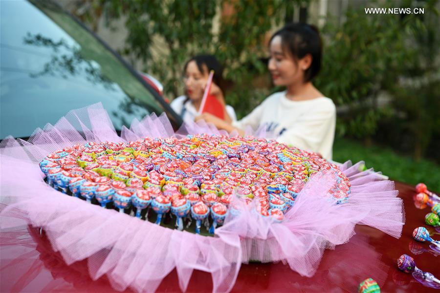 CHINA-GUIZHOU-TONGREN-POVERTY ALLEVIATION-LOVERS-WEDDING (CN) 