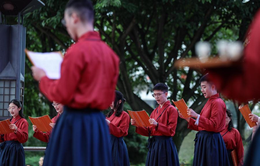 CHINA-CHONGYANG FESTIVAL-CELEBRATION (CN)
