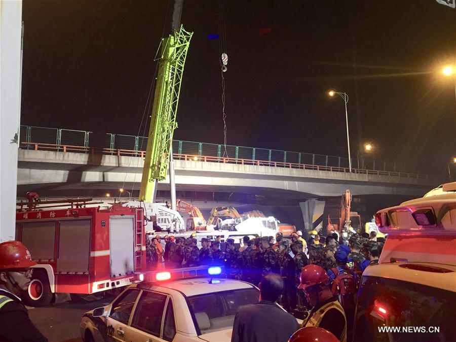 (SPOT NEWS)CHINA-JIANGSU-WUXI-OVERPASS-COLLAPSE(CN)