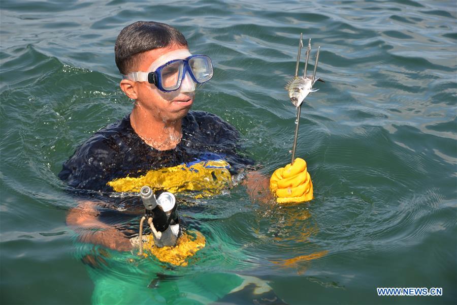 MIDEAST-GAZA-FISHERMAN