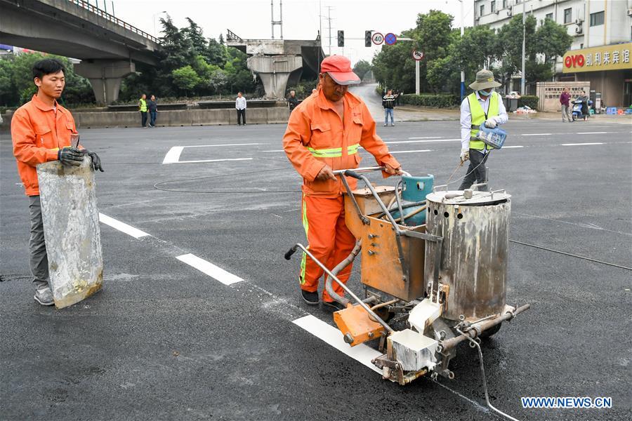 CHINA-JIANGSU-WUXI-OVERPASS-COLLAPSE-CLEARANCE (CN)