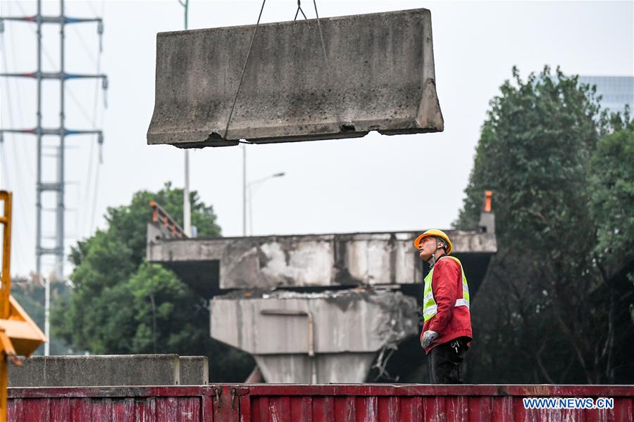 CHINA-JIANGSU-WUXI-OVERPASS-COLLAPSE-CLEARANCE (CN)