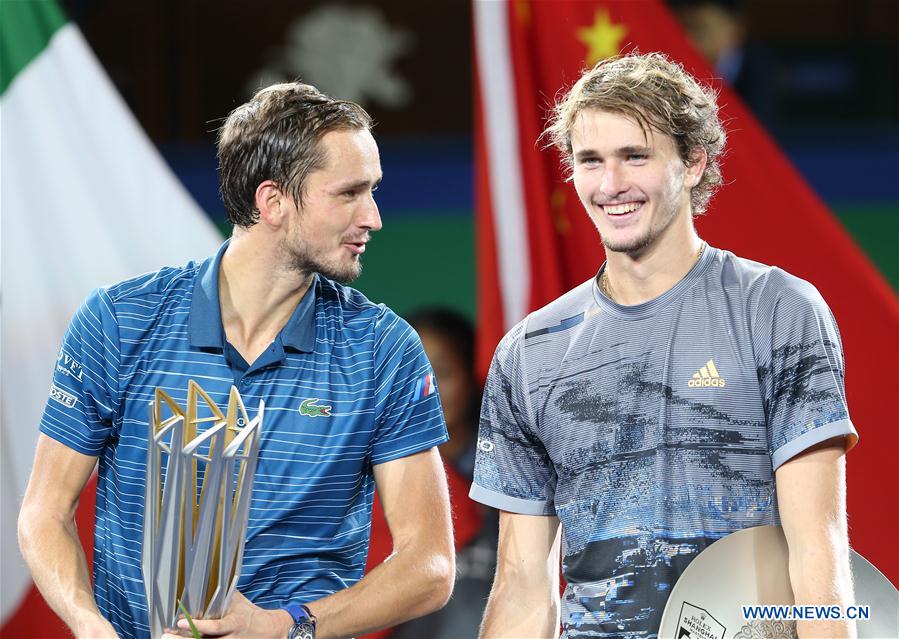 Daniil Medvedev vence Alexander Zverev e avança a final do ATP 500 de Pequim  