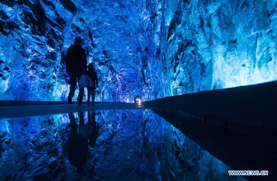 CANADA-ONTARIO-BROCKVILLE-RAILWAY TUNNEL-LIGHTS