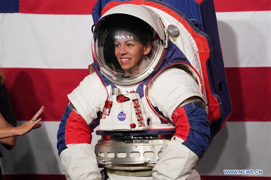 U.S.-WASHINGTON D.C.-NASA-NEW SPACESUITS-LUNAR LANDING