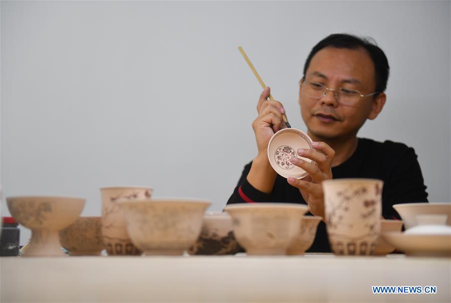 (MASTEROFCRAFTS)CHINA-JIANGXI-JINGDEZHEN-EGG SHELL PORCELAIN MAKERS (CN)
