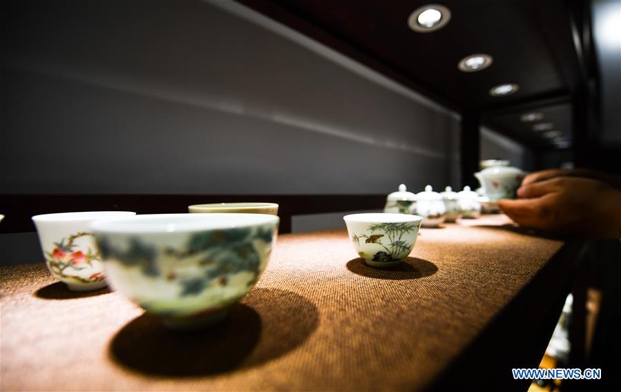 (MASTEROFCRAFTS)CHINA-JIANGXI-JINGDEZHEN-EGG SHELL PORCELAIN MAKERS (CN)