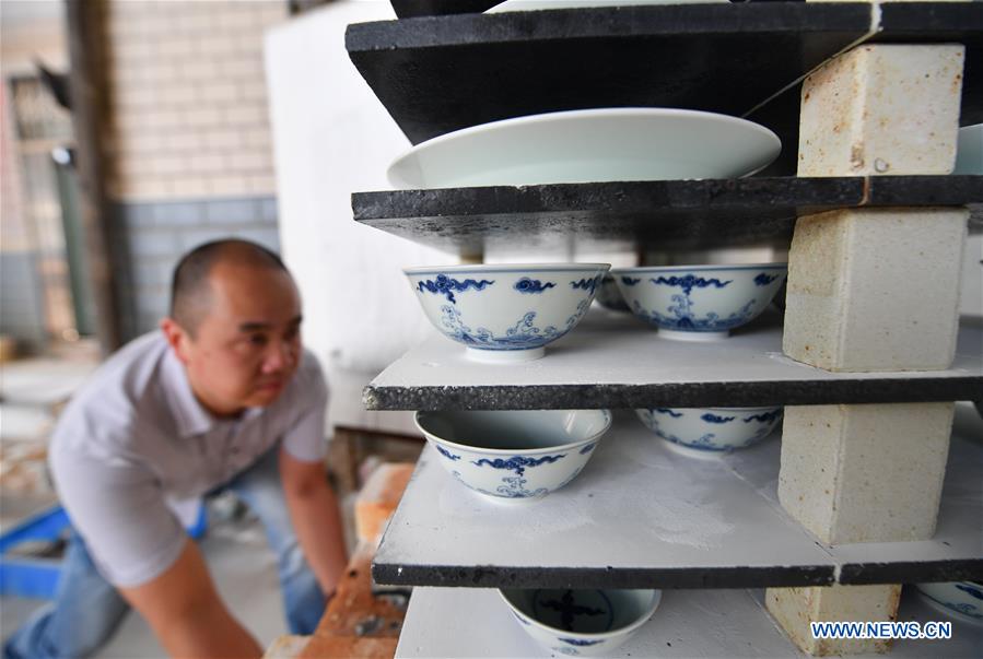 (MASTEROFCRAFTS)CHINA-JIANGXI-JINGDEZHEN-EGG SHELL PORCELAIN MAKERS (CN)