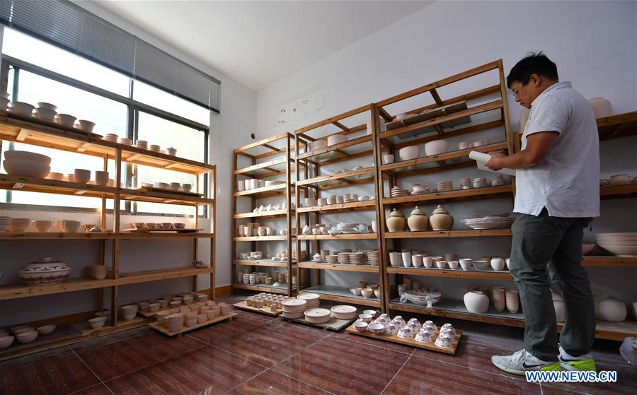 (MASTEROFCRAFTS)CHINA-JIANGXI-JINGDEZHEN-EGG SHELL PORCELAIN MAKERS (CN)