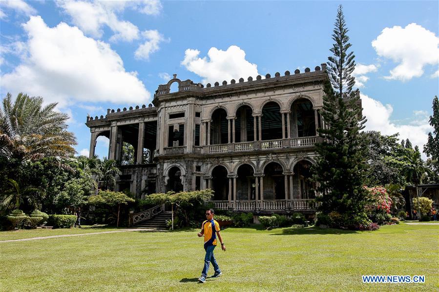 PHILIPPINES-TALISAY CITY-TOURIST SPOT-THE RUINS 