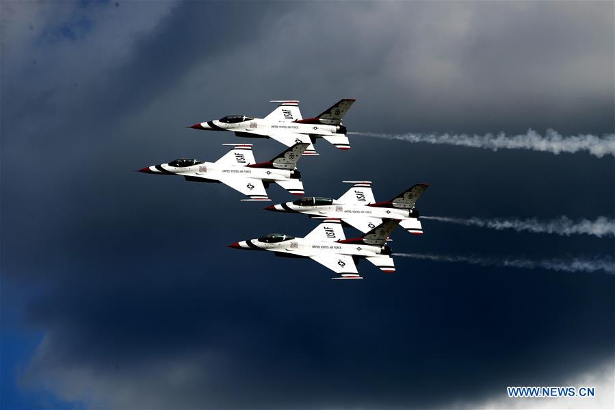 U.S.-HOUSTON-AIRSHOW-THUNDERBIRDS