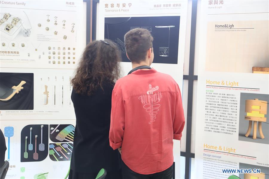 ROMANIA-BUCHAREST-CHINESE CHARACTERS-LECTURE