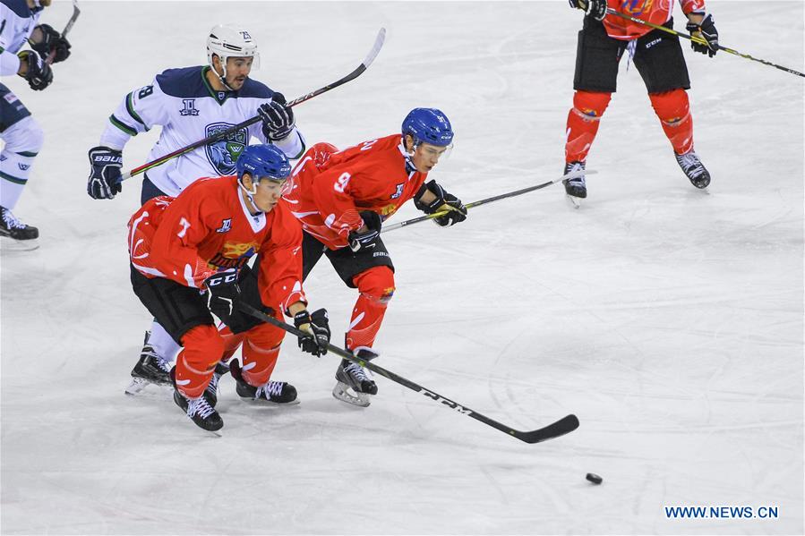 (SP)CHINA-JILIN-ICE HOCKEY-SILK ROAD SUPREME HOCKEY LEAGUE-TSEN TOU VS UGRA (CN)