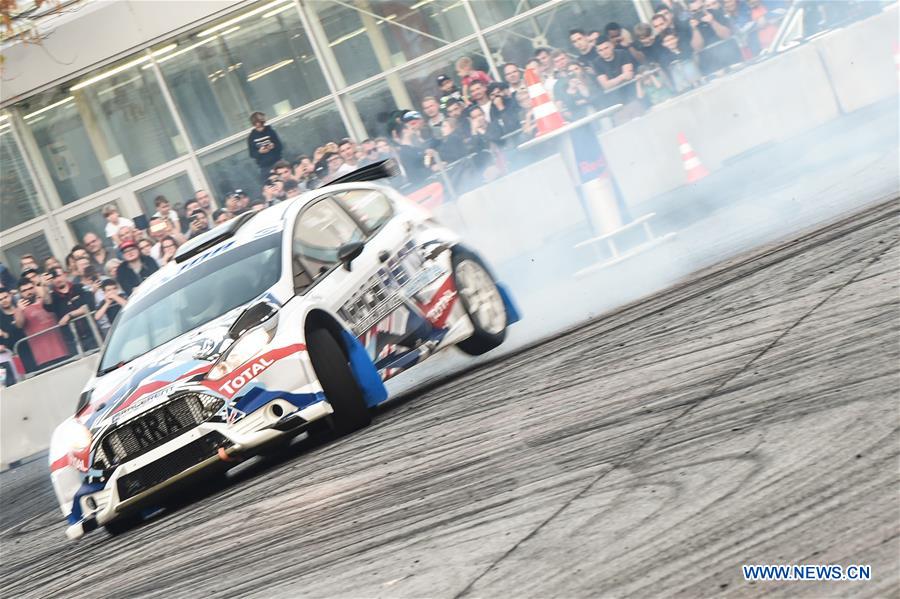 AUSTRIA-VIENNA-CUSTOM WHEELS-CAR STUNTS