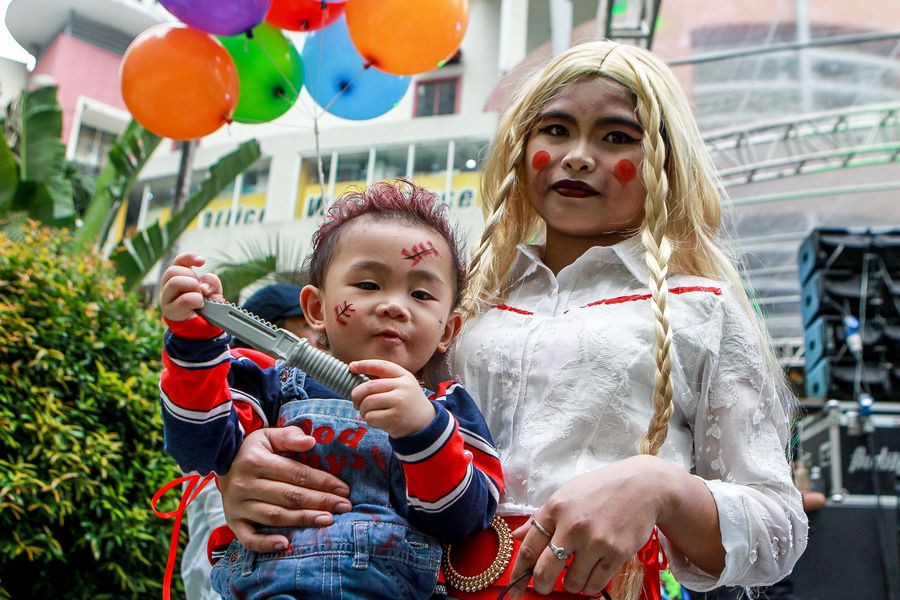 People take part in "Petrified" Halloween celebration in Philippines