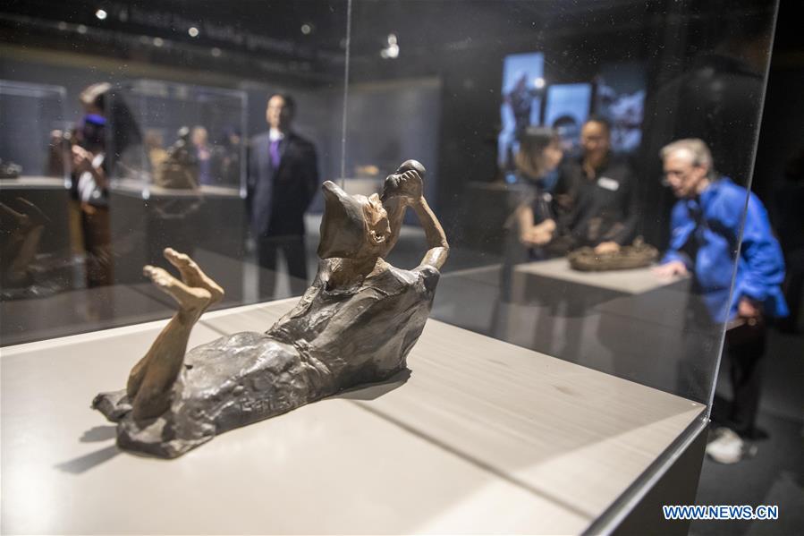 U.S.-NEW YORK-CHINESE SCULPTOR-EXHIBITION