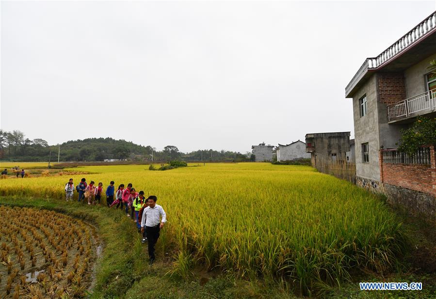 CHINA-JIANGXI-LE'AN-RURAL TEACHER (CN)