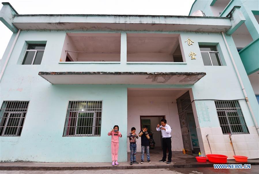 CHINA-JIANGXI-LE'AN-RURAL TEACHER (CN)