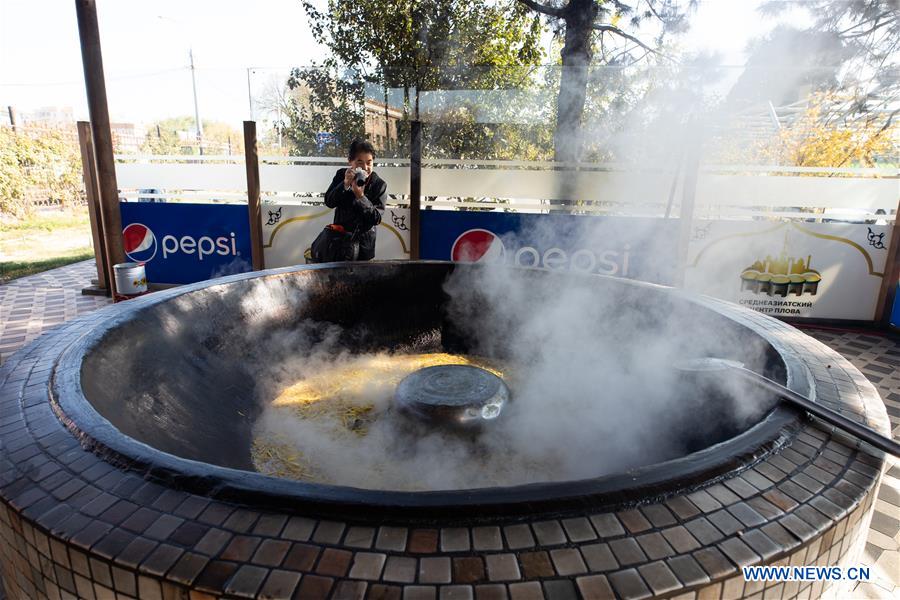 UZBEKISTAN-TASHKENT-FOOD-PLOV