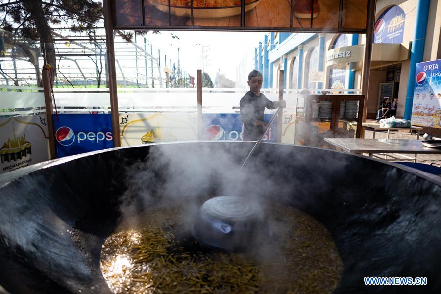 UZBEKISTAN-TASHKENT-FOOD-PLOV