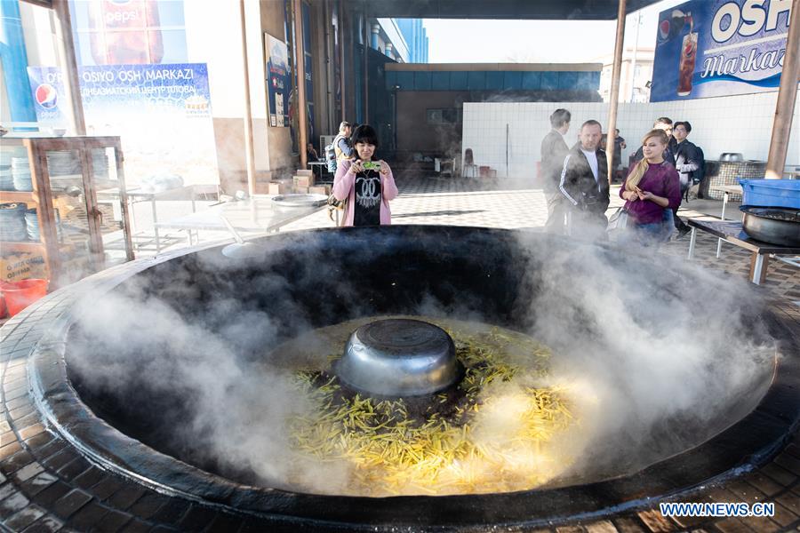 UZBEKISTAN-TASHKENT-FOOD-PLOV
