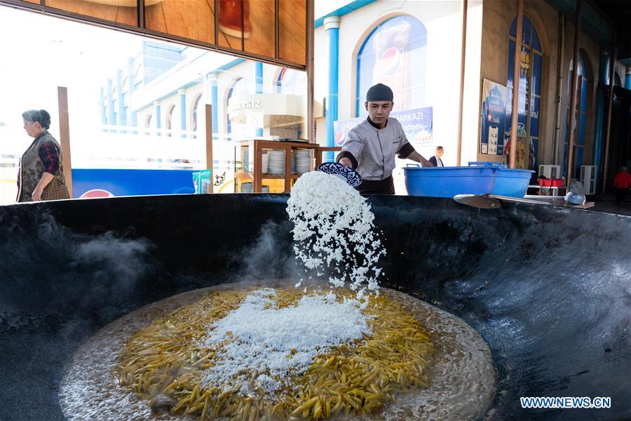 UZBEKISTAN-TASHKENT-FOOD-PLOV