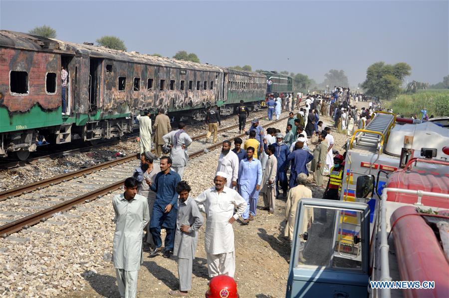 PAKISTAN-RAHIM YAR KHAN-TRAIN-FIRE