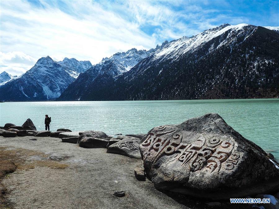 XINHUA PHOTOS OF THE DAY