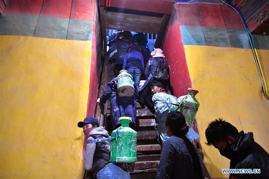 CHINA-LHASA-POTALA PALACE-ANNUAL WHITEWASHING (CN)