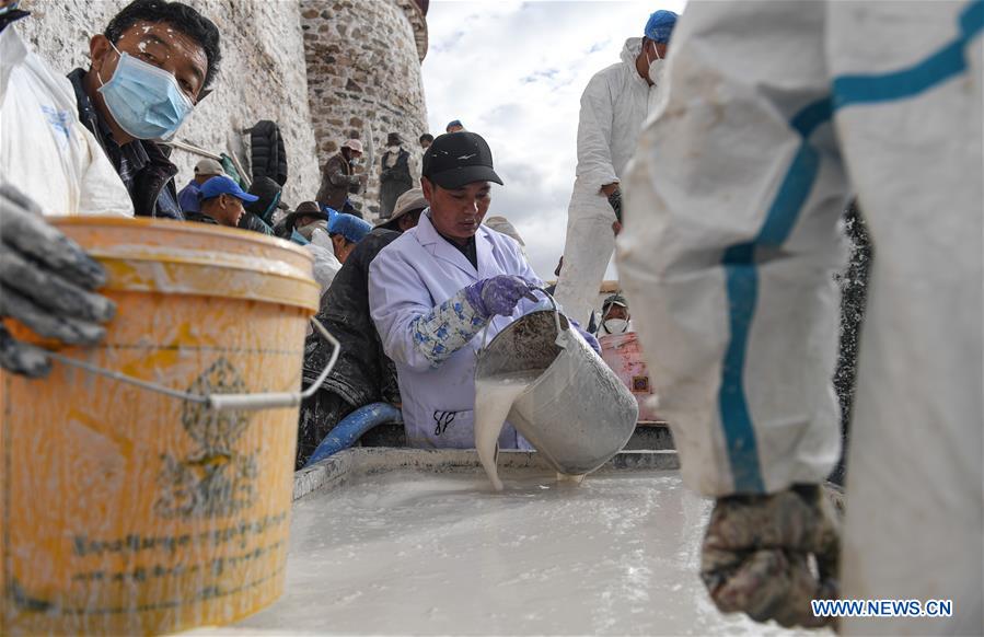 CHINA-LHASA-POTALA PALACE-ANNUAL WHITEWASHING (CN)