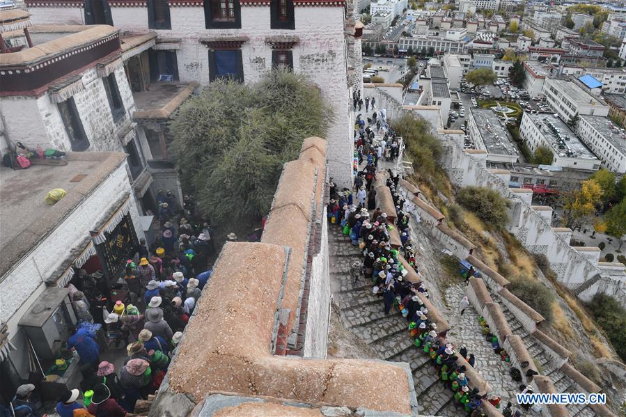 CHINA-LHASA-POTALA PALACE-ANNUAL WHITEWASHING (CN)