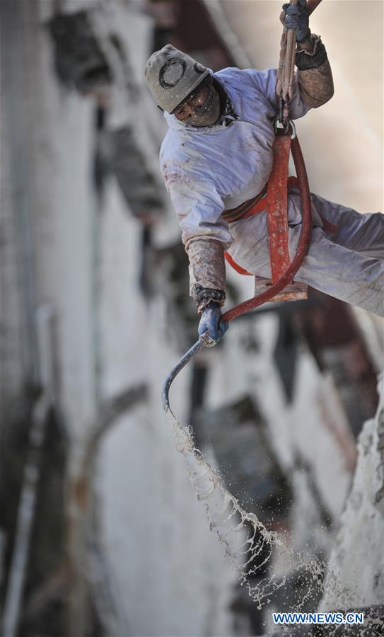 CHINA-LHASA-POTALA PALACE-ANNUAL WHITEWASHING (CN)