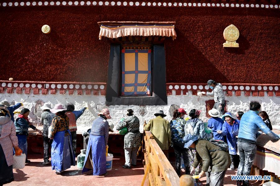 CHINA-LHASA-POTALA PALACE-ANNUAL WHITEWASHING (CN)