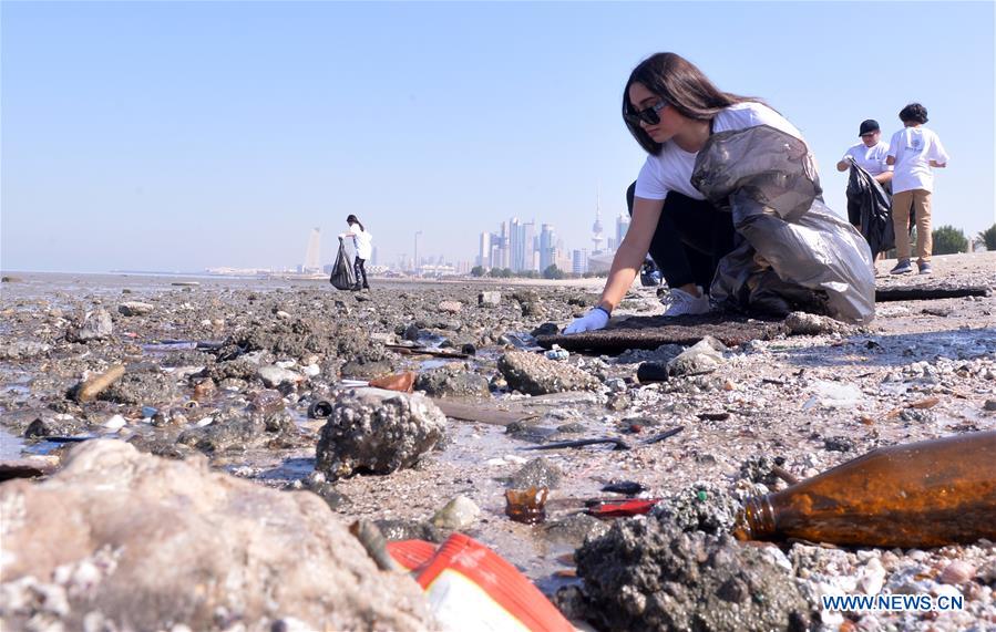 KUWAIT-KUWAIT CITY-BEACH CLEANUP CAMPAIGN