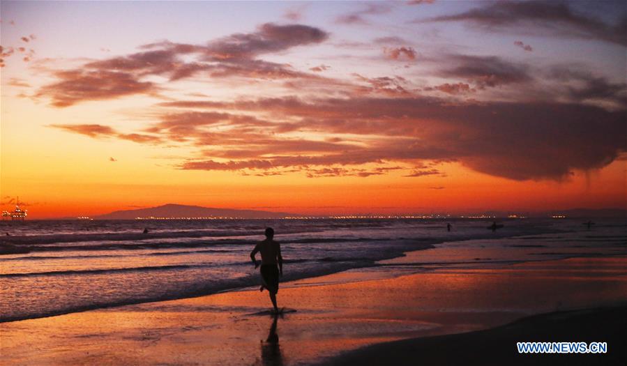 U.S.-CALIFORNIA-HUNTINGTON BEACH-SUNSET