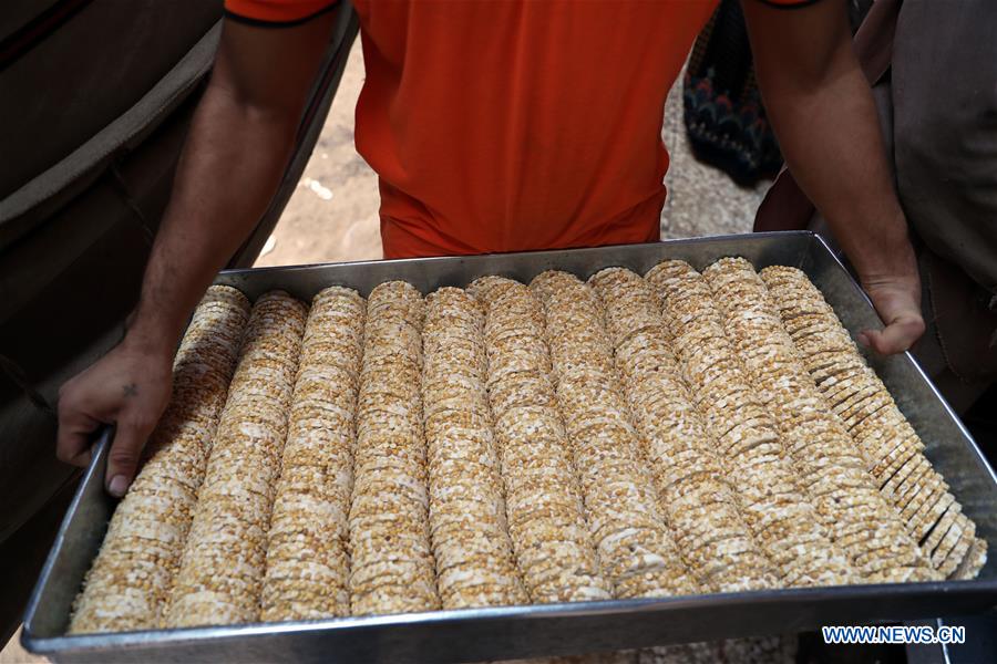 EGYPT-TANTA-TRADITIONAL SUGAR CANDY