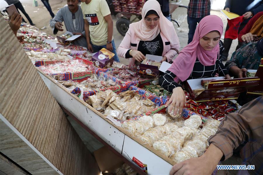 EGYPT-TANTA-TRADITIONAL SUGAR CANDY