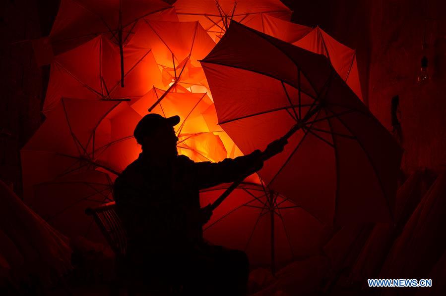 CHINA-ANHUI-JINGXIAN COUNTY-OILCLOTH UMBRELLA (CN)