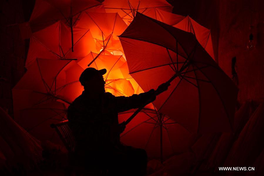 XINHUA PHOTOS OF THE DAY
