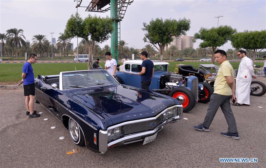 KUWAIT-KUWAIT CITY-VINTAGE CAR-SHOW