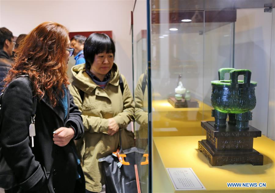 CHINA-BEIJING-EXHIBITION-LACQUER AND JADE WARES (CN)
