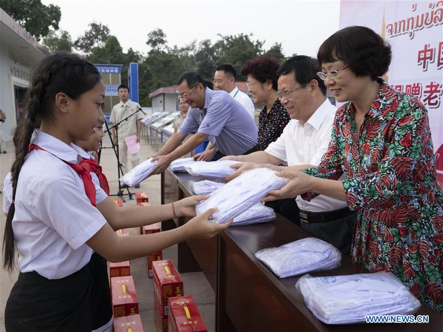 LAOS-VIENTIANE-CHINA-CREC-DONATION