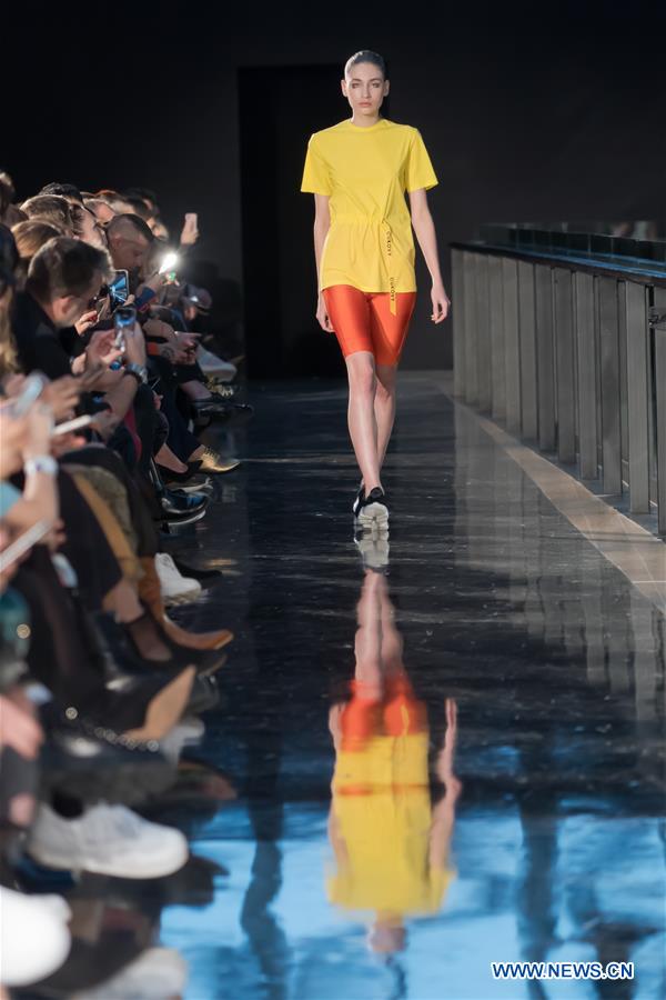 HUNGARY-BUDAPEST-FASHION SHOW