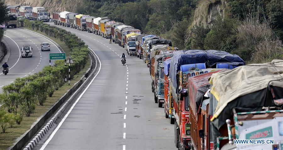 KASHMIR-JAMMU-HIGHWAY-CLOSED
