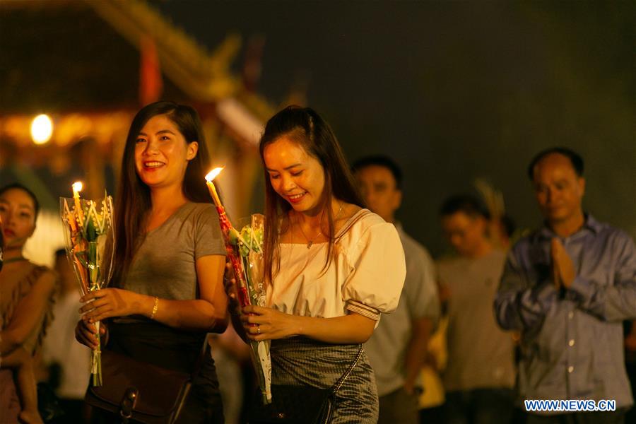 LAOS-VIENTIANE-THAT LUANG FESTIVAL