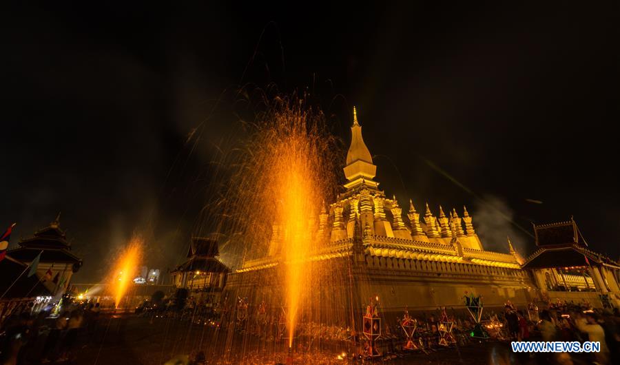 LAOS-VIENTIANE-THAT LUANG FESTIVAL