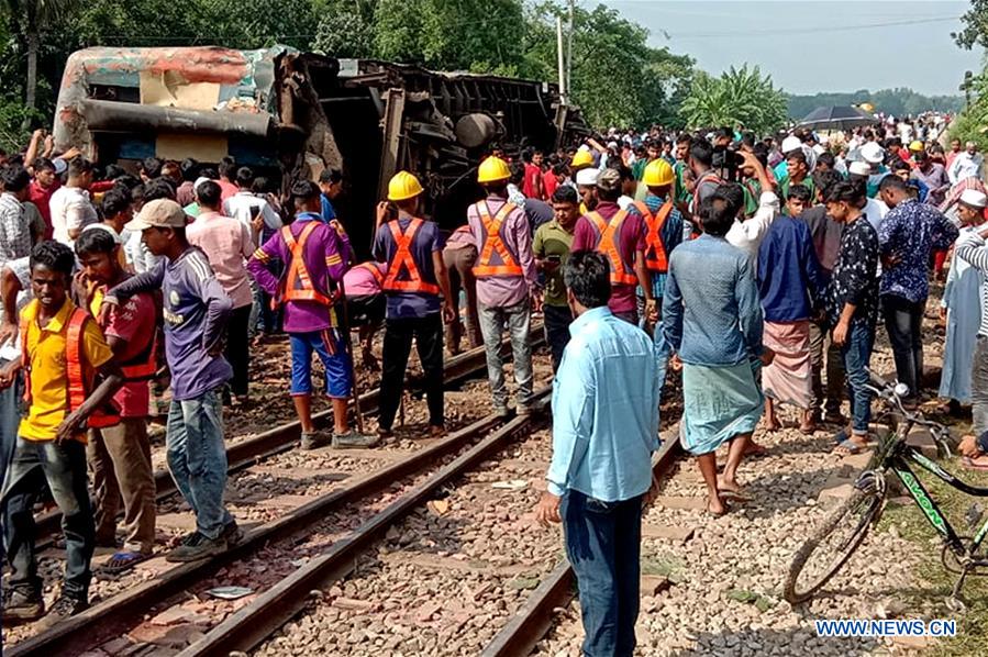 (SPOT NEWS)BANGLADESH-BRAHMANBARIA-TRAIN-CRASH