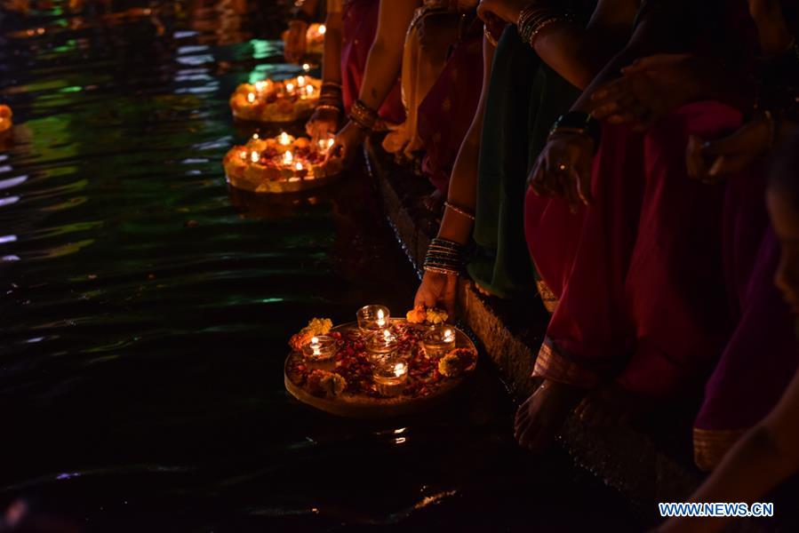 INDIA-MUMBAI-LAMPS FESTIVAL