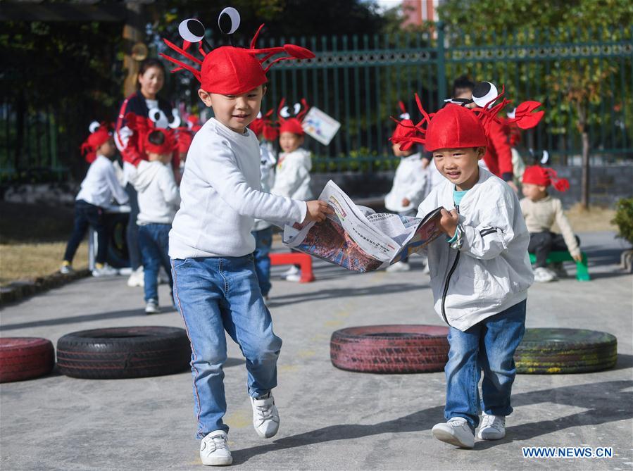 CHINA-ZHEJIANG-CHANGXING-CRAB FESTIVAL FOR CHILDREN (CN)