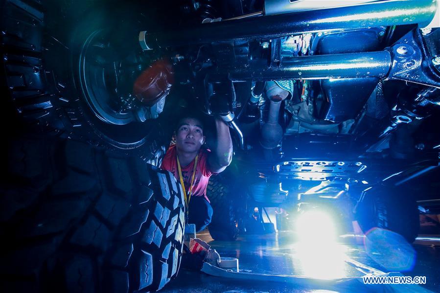 PHILIPPINES-PASAY CITY-MANILA AUTO SALON AND SPORT TRUCK SHOW